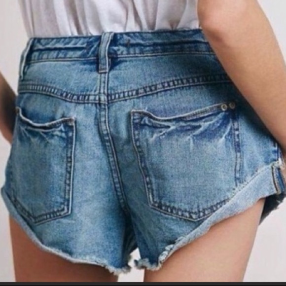 Free People Distressed Jean Shorts Size 26 - Picture 2 of 6